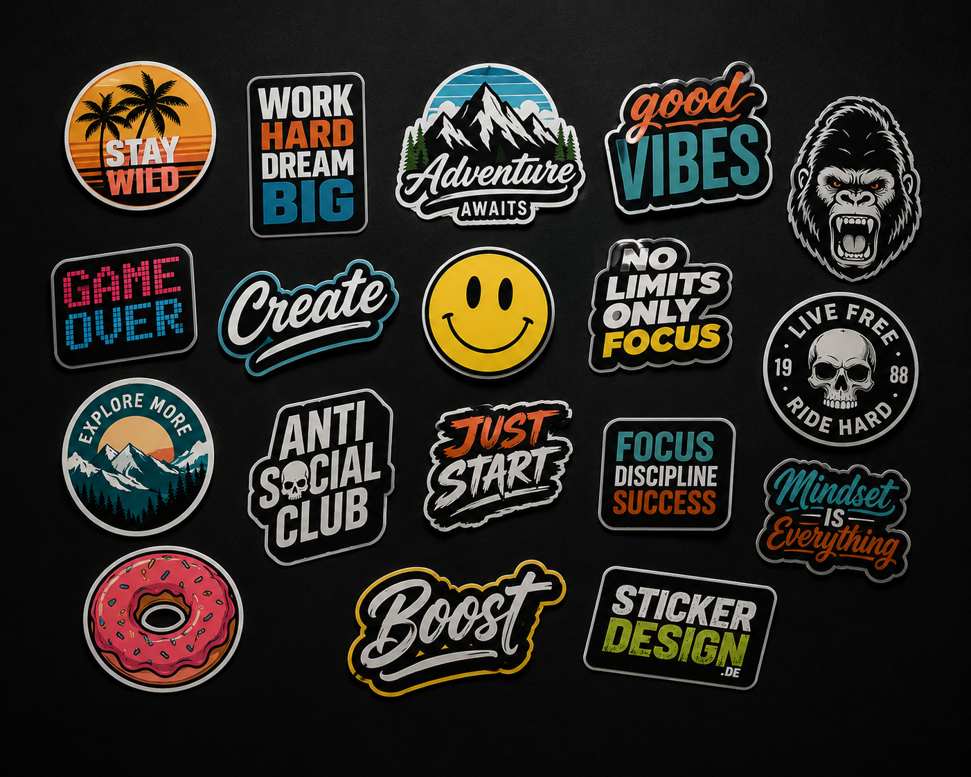 Sticker drucken lassen – verschiedene Formen und Designs, Flatlay Übersicht